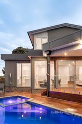 https://images.listonce.com.au/custom/160x/listings/8-murrays-place-eltham-north-vic-3095/783/01736783_img_23.jpg?3h3S4EkrfbE