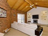 https://images.listonce.com.au/custom/160x/listings/8-oakbank-avenue-highton-vic-3216/951/01698951_img_13.jpg?28HfQwrTUUg