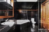 https://images.listonce.com.au/custom/160x/listings/8-oakwood-avenue-brighton-vic-3186/826/01982826_img_12.jpg?IGBnh_SGokU