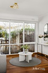 https://images.listonce.com.au/custom/160x/listings/8-oakwood-avenue-brighton-vic-3186/826/01982826_img_13.jpg?onpmuuAbvHs