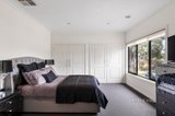 https://images.listonce.com.au/custom/160x/listings/8-parkland-grove-kingsbury-vic-3083/365/01564365_img_06.jpg?iFjsqr9UvHg