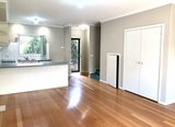 https://images.listonce.com.au/custom/160x/listings/8-peppercorn-walk-kensington-vic-3031/553/01650553_img_02.jpg?ysopG9jIObo