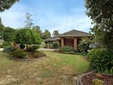 https://images.listonce.com.au/custom/160x/listings/8-plumtree-rise-croydon-hills-vic-3136/413/01525413_img_01.jpg?cio1_Im9LGg