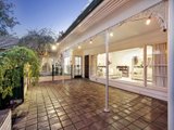 https://images.listonce.com.au/custom/160x/listings/8-poynton-avenue-ringwood-vic-3134/956/00620956_img_14.jpg?MqlzX5YFy24