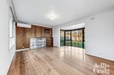 https://images.listonce.com.au/custom/160x/listings/8-princes-court-blackburn-south-vic-3130/627/01741627_img_03.jpg?9-FotdjAUAQ