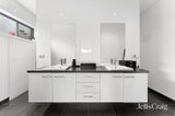 https://images.listonce.com.au/custom/160x/listings/8-rampling-way-nerrina-vic-3350/002/01778002_img_09.jpg?G8_QWhRa8e0