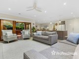 https://images.listonce.com.au/custom/160x/listings/8-regent-avenue-mooroolbark-vic-3138/783/01525783_img_05.jpg?xVwJK5X0TeQ