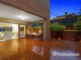 https://images.listonce.com.au/custom/160x/listings/8-regent-avenue-mooroolbark-vic-3138/783/01525783_img_15.jpg?Izx-sHyVbzs