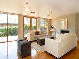 https://images.listonce.com.au/custom/160x/listings/8-retreat-road-newtown-vic-3220/377/01699377_img_10.jpg?8tMnmDJECfI