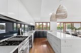 https://images.listonce.com.au/custom/160x/listings/8-rowen-street-glen-iris-vic-3146/310/01230310_img_05.jpg?cGZTDscl0v4