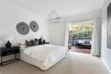 https://images.listonce.com.au/custom/160x/listings/8-rowen-street-glen-iris-vic-3146/310/01230310_img_07.jpg?upQcILeSAqA