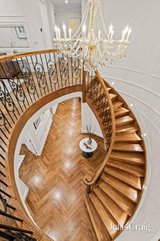 https://images.listonce.com.au/custom/160x/listings/8-st-albans-street-mount-waverley-vic-3149/135/01814135_img_15.jpg?4DBYfJME9z8