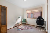 https://images.listonce.com.au/custom/160x/listings/8-struan-avenue-mooroolbark-vic-3138/852/01974852_img_10.jpg?eqXnbgwMZ5o