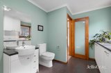 https://images.listonce.com.au/custom/160x/listings/8-struan-avenue-mooroolbark-vic-3138/852/01974852_img_11.jpg?q5pXMOjQbBU