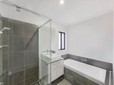 https://images.listonce.com.au/custom/160x/listings/8-sunrise-street-armstrong-creek-vic-3217/421/01947421_img_04.jpg?S1NZL_r5YAA
