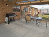 https://images.listonce.com.au/custom/160x/listings/8-tantalla-court-st-albans-park-vic-3219/313/01699313_img_09.jpg?FMWEStDnN-Q