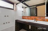 https://images.listonce.com.au/custom/160x/listings/8-thackeray-court-croydon-vic-3136/256/01929256_img_05.jpg?0lfqBaxUihc