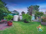 https://images.listonce.com.au/custom/160x/listings/8-thackeray-court-croydon-vic-3136/599/01525599_img_15.jpg?rbydVNYKdbs