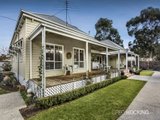 https://images.listonce.com.au/custom/160x/listings/8-the-close-caroline-springs-vic-3023/222/01203222_img_16.jpg?ltNs5FEyS8Y