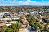 https://images.listonce.com.au/custom/160x/listings/8-the-grove-camberwell-vic-3124/193/01517193_img_02.jpg?y356W9AK7-8