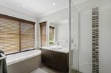 https://images.listonce.com.au/custom/160x/listings/8-tovan-akas-avenue-bentleigh-vic-3204/419/01168419_img_15.jpg?zwXSBzCbd6I