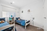 https://images.listonce.com.au/custom/160x/listings/8-tributary-way-woodend-vic-3442/238/01832238_img_12.jpg?zMXkOaqxt9E