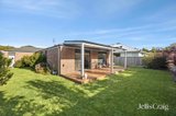 https://images.listonce.com.au/custom/160x/listings/8-tributary-way-woodend-vic-3442/238/01832238_img_14.jpg?F8RihFpi1aE