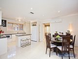 https://images.listonce.com.au/custom/160x/listings/8-twentyman-court-seaholme-vic-3018/328/01202328_img_04.jpg?QpjJxZXaM38