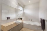 https://images.listonce.com.au/custom/160x/listings/8-wando-grove-st-kilda-east-vic-3183/708/00353708_img_06.jpg?wC1vEYSd-l0