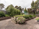 https://images.listonce.com.au/custom/160x/listings/8-westall-court-mooroolbark-vic-3138/025/01524025_img_12.jpg?lDm8dN9Md9k