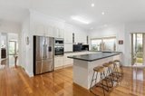 https://images.listonce.com.au/custom/160x/listings/8-wonuka-court-croydon-hills-vic-3136/458/01155458_img_03.jpg?1uvX2HJlFq8