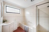 https://images.listonce.com.au/custom/160x/listings/8-woodlea-street-doncaster-east-vic-3109/282/01505282_img_07.jpg?Grtg9ecnEqY