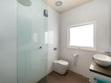 https://images.listonce.com.au/custom/160x/listings/8-york-street-bentleigh-east-vic-3165/118/00704118_img_07.jpg?iNIok9jXfPU