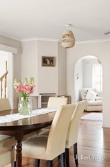 https://images.listonce.com.au/custom/160x/listings/80-beatrice-street-cheltenham-vic-3192/052/01823052_img_05.jpg?SMRae3z4X8g
