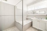 https://images.listonce.com.au/custom/160x/listings/80-beatrice-street-cheltenham-vic-3192/052/01823052_img_08.jpg?KQPUj-66Uo8
