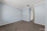 https://images.listonce.com.au/custom/160x/listings/80-carnarvon-road-strathmore-vic-3041/216/01845216_img_03.jpg?QFAc-zsAyoI
