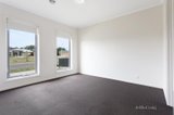 https://images.listonce.com.au/custom/160x/listings/80-cinnamon-drive-lake-gardens-vic-3355/131/01650131_img_10.jpg?vk9r3xJ9uFw