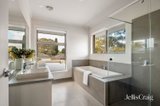 https://images.listonce.com.au/custom/160x/listings/80-mowbray-drive-wantirna-south-vic-3152/805/01927805_img_17.jpg?O4T4lL_2KYU