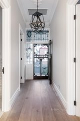 https://images.listonce.com.au/custom/160x/listings/80-neville-street-middle-park-vic-3206/050/01192050_img_06.jpg?BEhJkl6xoHQ