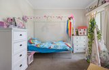 https://images.listonce.com.au/custom/160x/listings/8013-15-hewish-road-croydon-vic-3136/821/01522821_img_06.jpg?FZoZWpxtohU