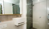 https://images.listonce.com.au/custom/160x/listings/80260-abeckett-street-melbourne-vic-3000/674/01981674_img_03.jpg?R33mClsdwWg