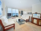 https://images.listonce.com.au/custom/160x/listings/806115-beach-street-port-melbourne-vic-3207/356/01087356_img_03.jpg?77mioB7-w7M