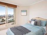 https://images.listonce.com.au/custom/160x/listings/808107-beach-street-port-melbourne-vic-3207/251/01090251_img_08.jpg?ow2jOScGEgw