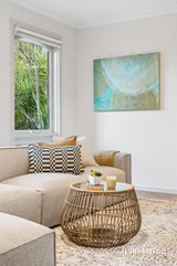 https://images.listonce.com.au/custom/160x/listings/81-carronvale-road-mooroolbark-vic-3138/310/01766310_img_04.jpg?WvTWHkPW3vU