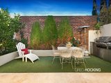 https://images.listonce.com.au/custom/160x/listings/81-evans-street-port-melbourne-vic-3207/759/01087759_img_15.jpg?YXlAwKF6nSY