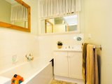 https://images.listonce.com.au/custom/160x/listings/81-newton-avenue-bell-post-hill-vic-3215/915/01698915_img_08.jpg?Lh79TiVtlFQ