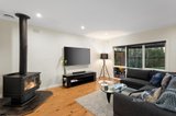 https://images.listonce.com.au/custom/160x/listings/81-pine-road-mooroolbark-vic-3138/017/01573017_img_05.jpg?MV8v7u_x3yo