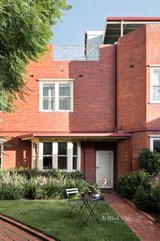 https://images.listonce.com.au/custom/160x/listings/8100-curzon-street-north-melbourne-vic-3051/550/01230550_img_02.jpg?zKnP7DNaneM