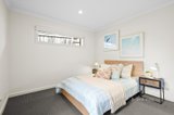 https://images.listonce.com.au/custom/160x/listings/811-peden-street-chirnside-park-vic-3116/709/01583709_img_08.jpg?wArdGTYZP20