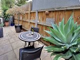 https://images.listonce.com.au/custom/160x/listings/8129-133-ormond-esplanade-elwood-vic-3184/727/01793727_img_03.jpg?jMC9bzGJU90